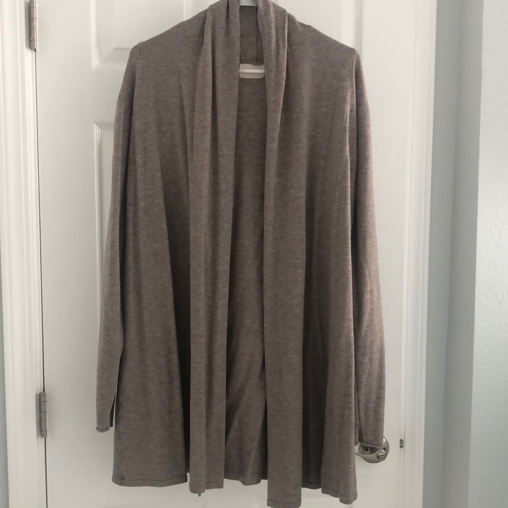 Beautiful Carding Very Comfortable Just Perfect For This Weather